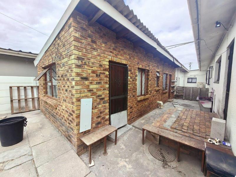5 Bedroom Property for Sale in Glen Lilly Western Cape